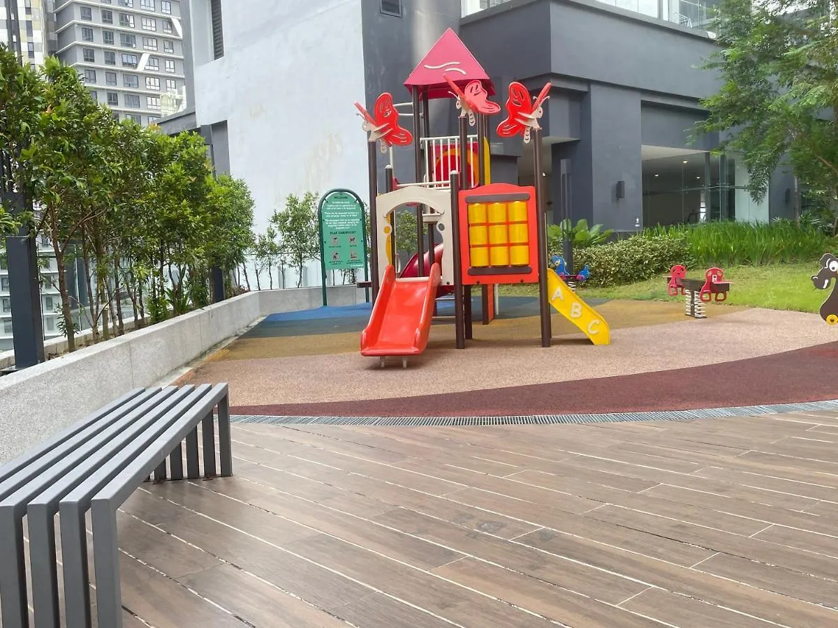 Apartment Local Living, Global Comfort 4 Pax Bangsar South Kuala Lumpur