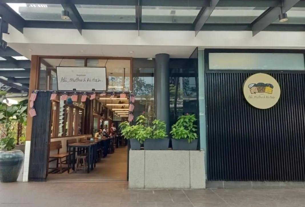 Local Living, Global Comfort 4 Pax Bangsar South Kuala Lumpur